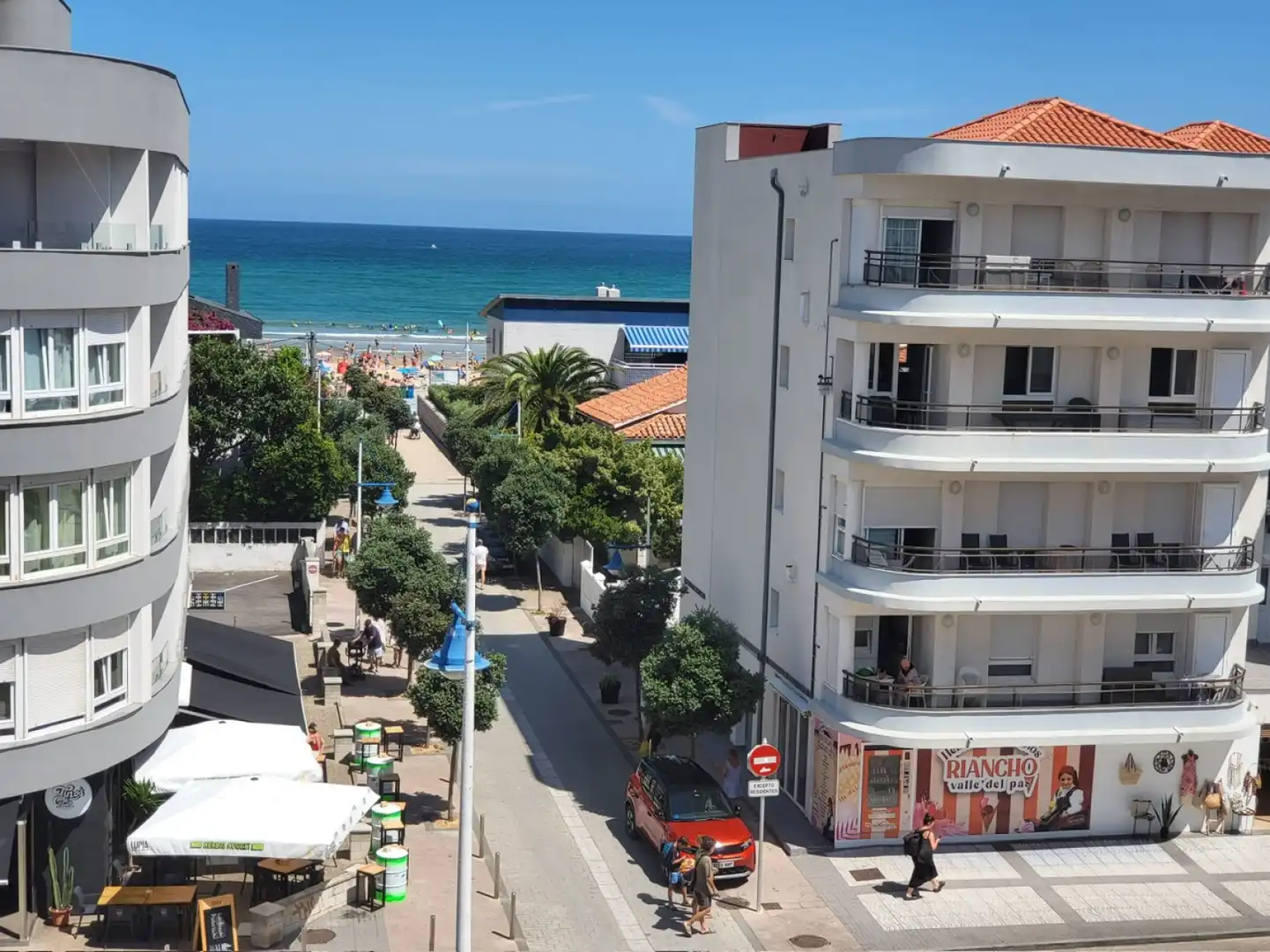 Vista exterior de Pis en venda en Suances amb Calefacció i Terrassa