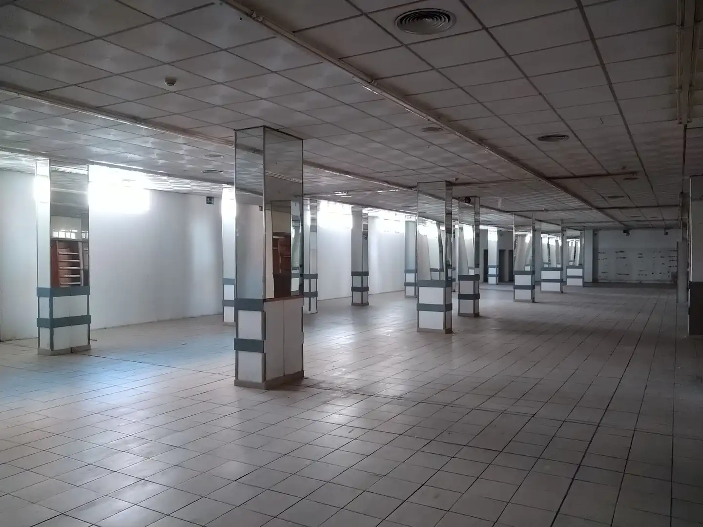 Business premises for sale in Juan de la Cierva, imagen 11