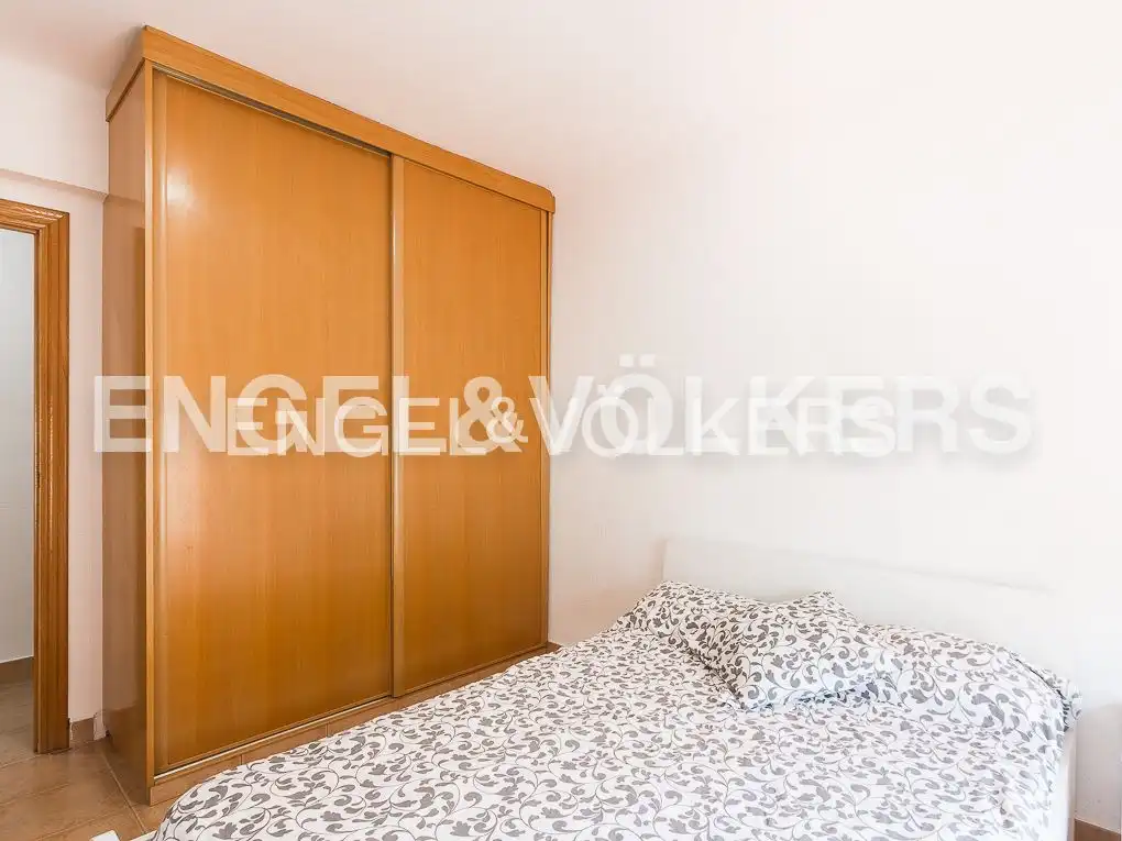 Bedroom of Flat for rent in Valencia  with Air Conditioner, Heating and Furnished