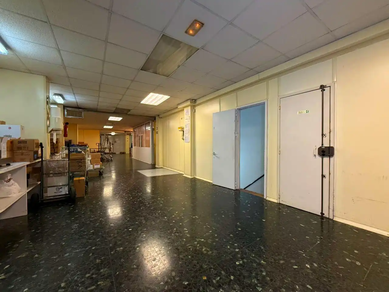 Local comercial en venta en Carrer de Joaquim Ruyra, imagen 22
