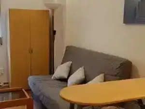 Dormitori de Estudi de lloguer en Barcelona amb Moblat
