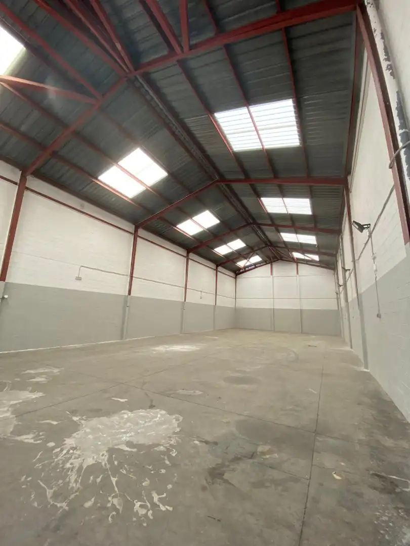 Industrial building for sale in Oeste, imagen 2