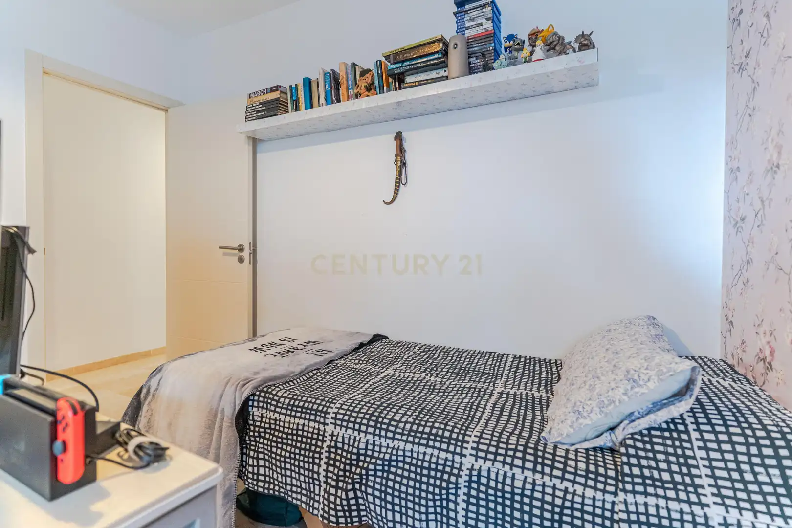 Habitación de Apartamento en venta en Rincón de la Victoria con Aire acondicionado, Trastero y Piscina