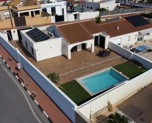 Vista exterior de Casa o xalet en venda en Orihuela amb Piscina