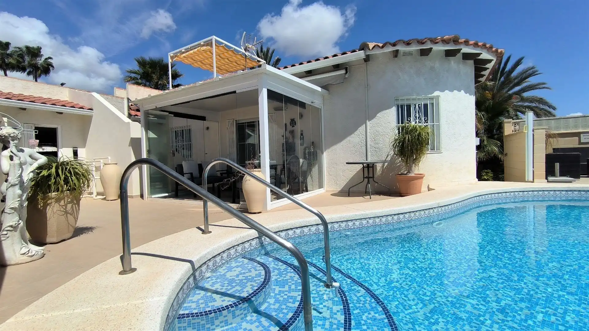 Swimming pool of Houses for sale in L'Alfàs del Pi  with Air Conditioner, Heating and Terrace