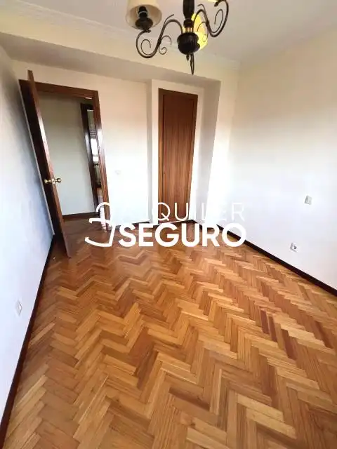 Bedroom of Flat for rent in Madrid  with Heating, Terrace and Furnished