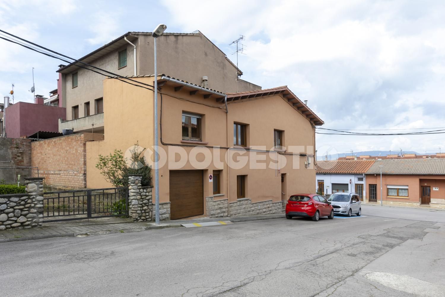 Vista exterior de Casa o xalet en venda en Roda de Ter amb Terrassa i Balcó