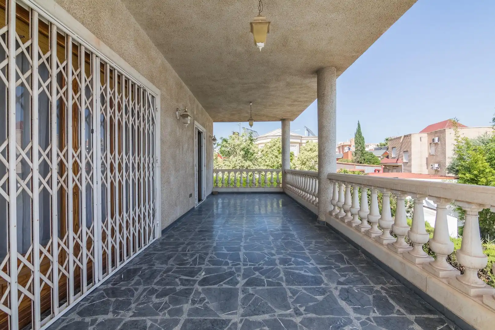 Terrassa de Casa o xalet en venda en Elche / Elx amb Jardí privat, Terrassa i Piscina