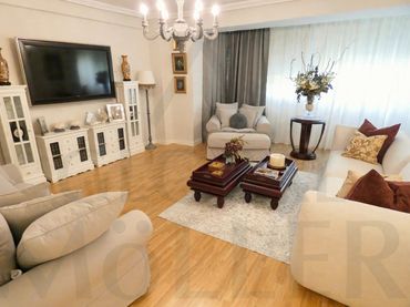 Piso con ascensor en venta en Calle Menéndez Pelayo 7