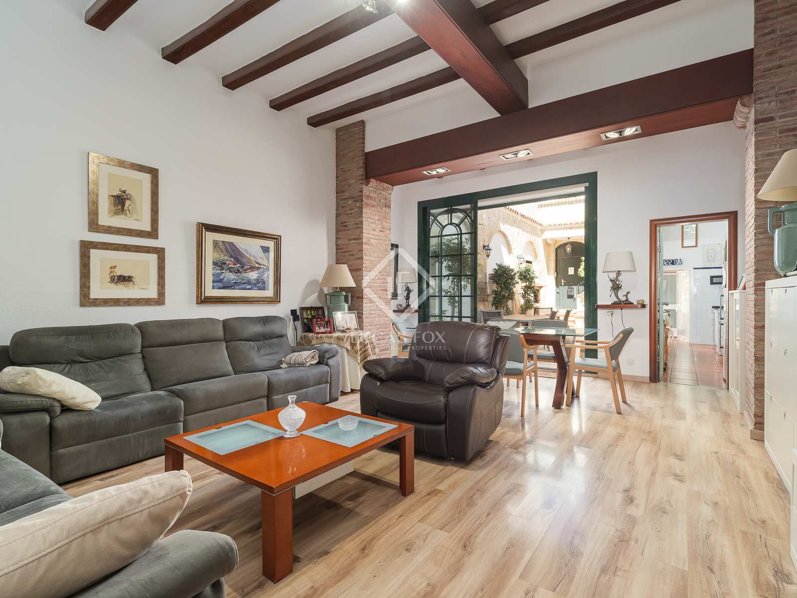Sala d'estar de Casa o xalet en venda en El Masnou amb Parquet, Terrassa i Balcó