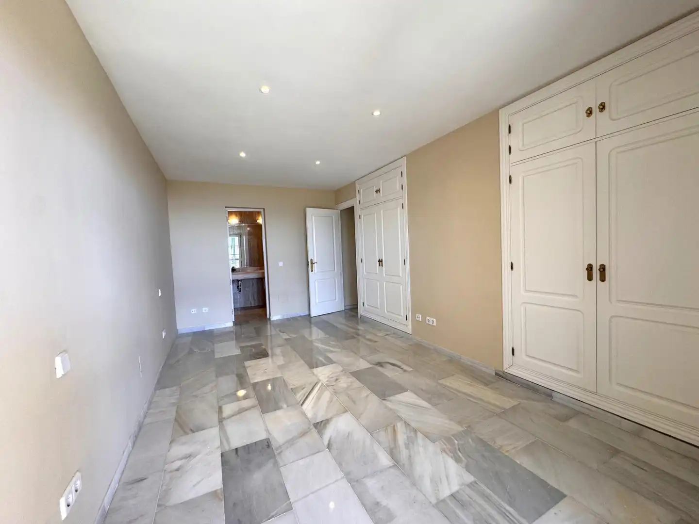 Houses for sale in Benalmádena  with Air Conditioner, Heating and Private garden