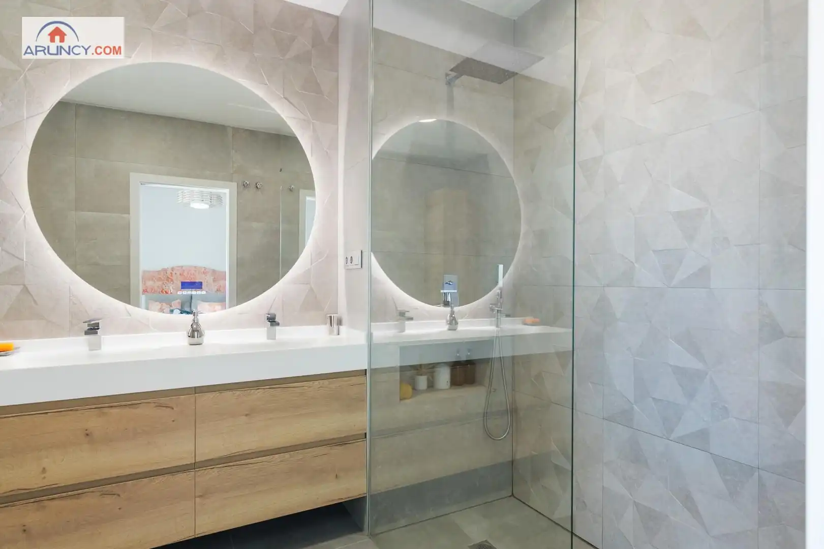 Baño de Casa adosada en venta en Dos Hermanas con Aire acondicionado, Jardín privado y Terraza