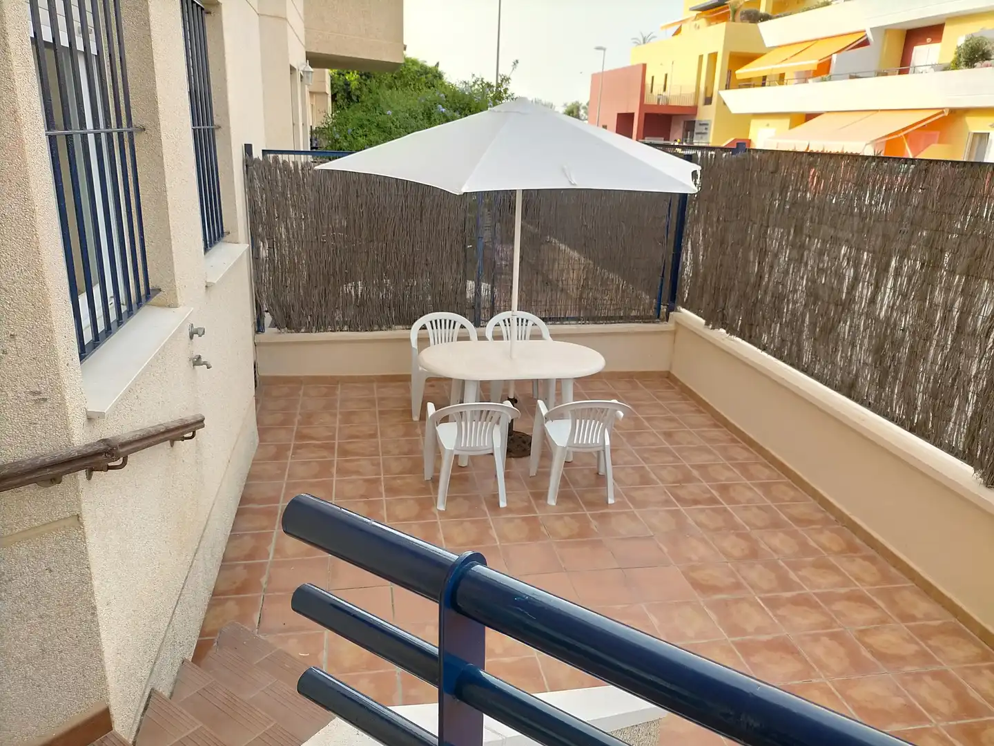 Flat for rent in Calle Rosa de los Vientos, El Pino - Bajo de Guía