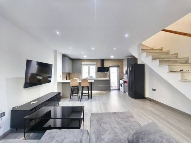 Casa adosada en Alquiler en  PUERTO EL, 7 en Las Flores - Huerta