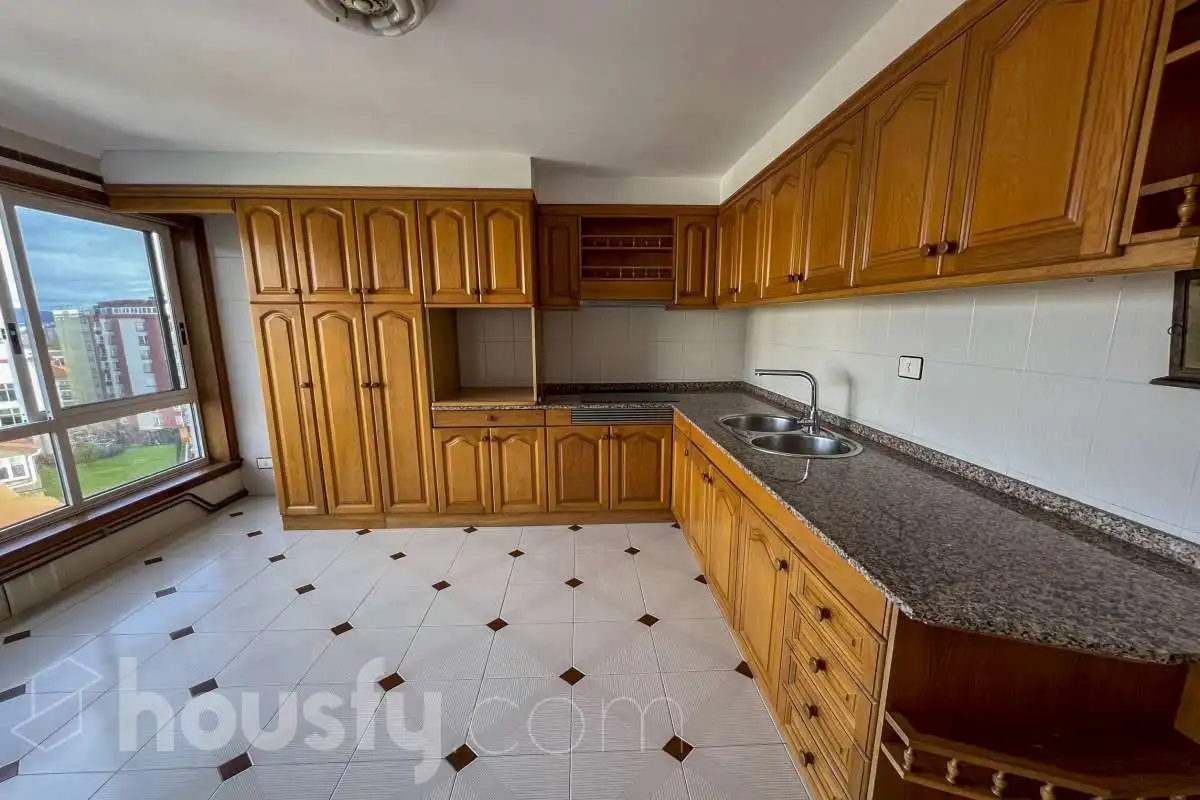 Cuina de Pis en venda en Ferrol amb Aire condicionat, Calefacció i Parquet