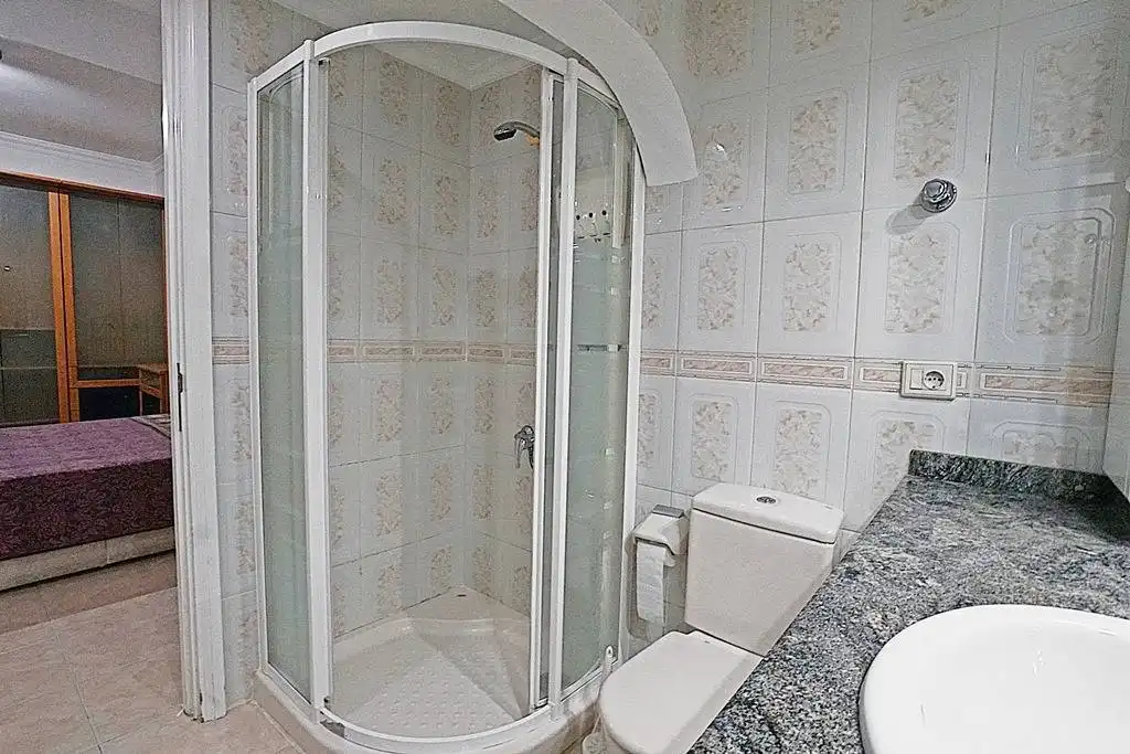 Baño de Piso de alquiler en Las Palmas de Gran Canaria con Aire acondicionado, Amueblado y Balcón