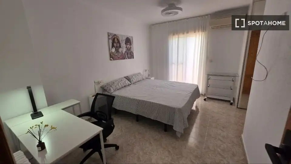 Habitación de Piso para compartir en Mutxamel con Aire acondicionado, Terraza y Amueblado