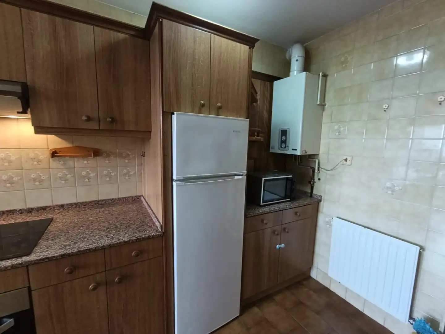 Cuina de Pis en venda en Gijón  amb Calefacció, Parquet i Traster