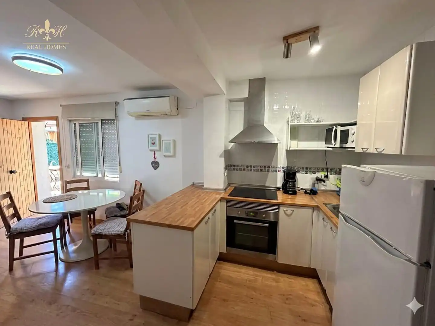 Kitchen of Flat for rent in L'Alfàs del Pi  with Air Conditioner and Furnished