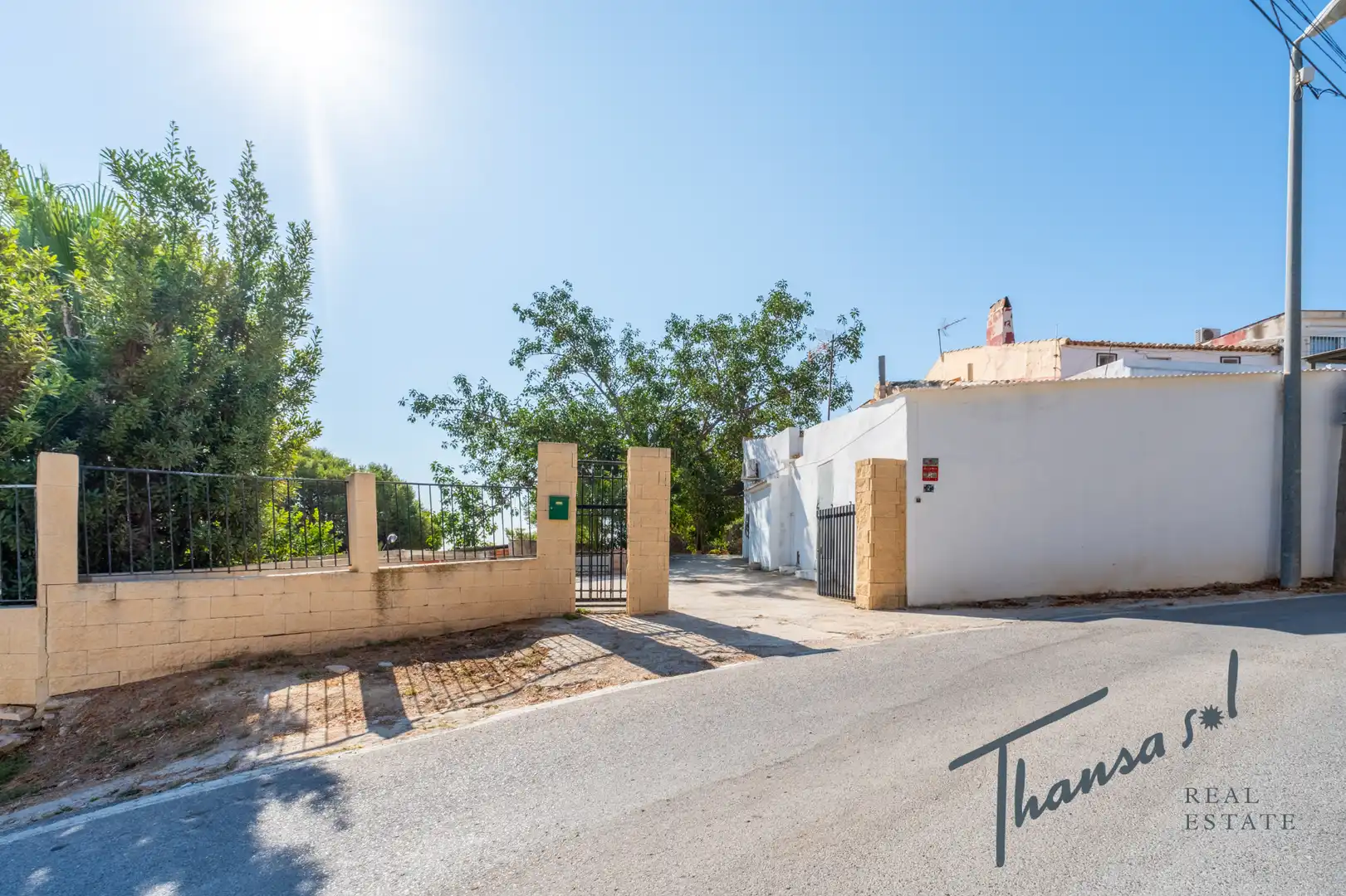 Vista exterior de Casa adosada en venda en Alicante / Alacant amb Aire condicionat, Jardí privat i Terrassa