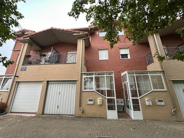 Casa a schiera con giardino in vendita a Calle Marcos Viñals