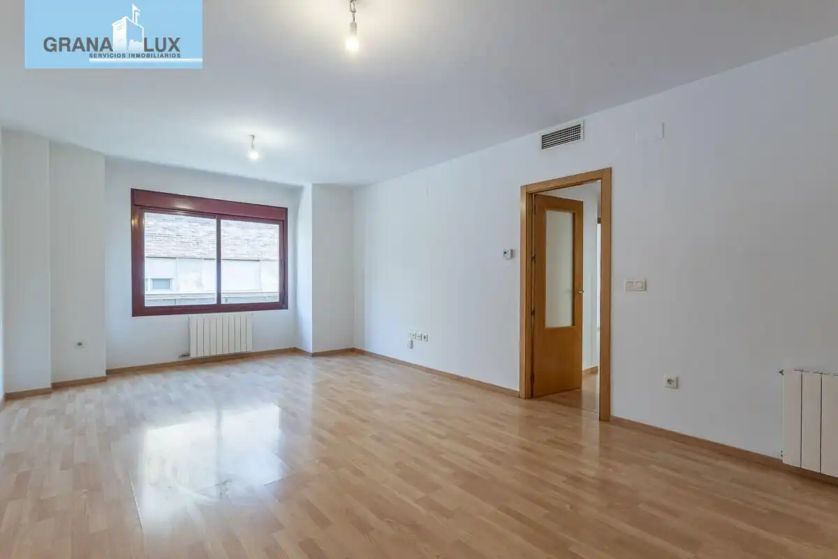 Habitación de Dúplex en venta en Granada con Aire acondicionado, Calefacción y Terraza