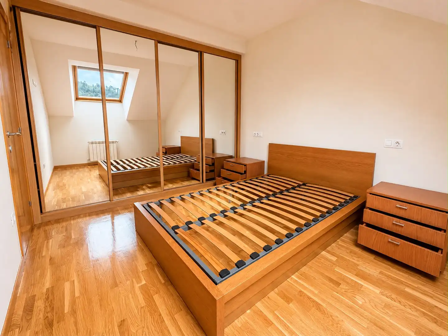 Dormitori de Àtic en venda en Valdés - Luarca amb Calefacció, Parquet i Moblat