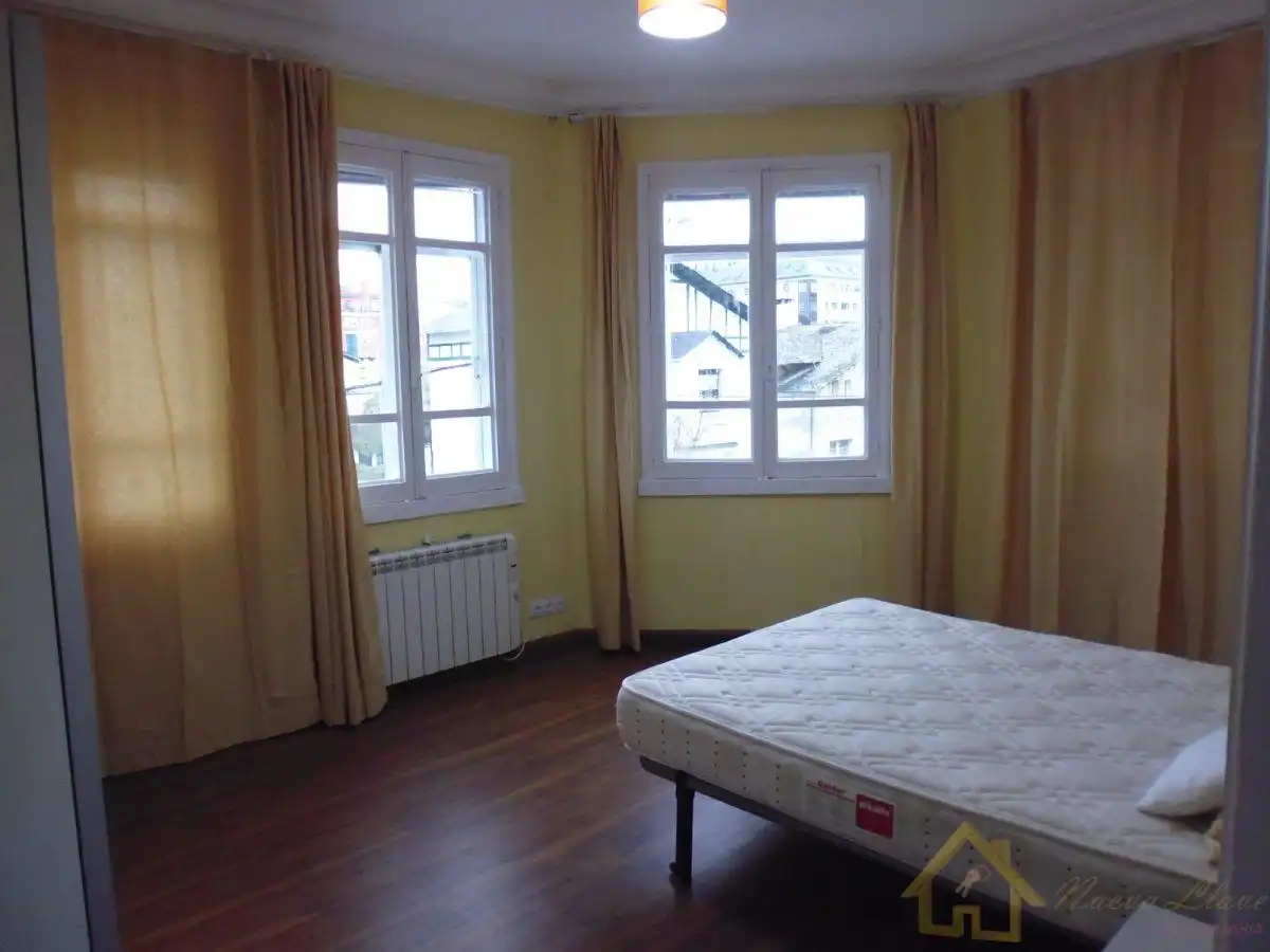 Flat for rent in CASTRO GIL, A Milagrosa