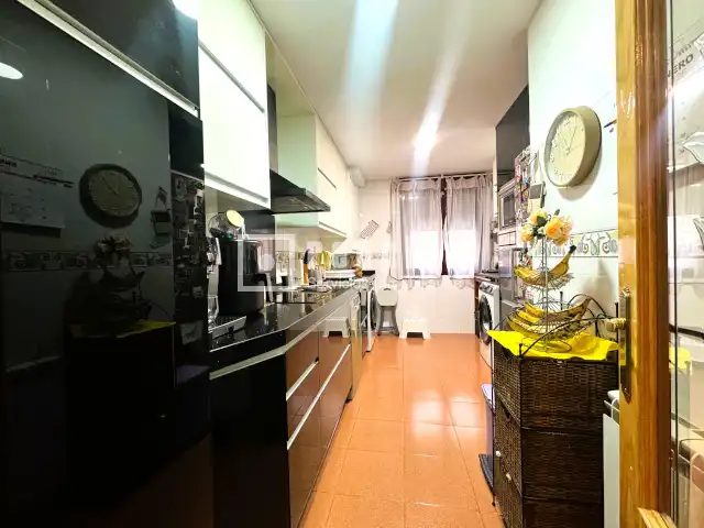Cocina de Piso en venta en Parla con Aire acondicionado, Calefacción y Parquet