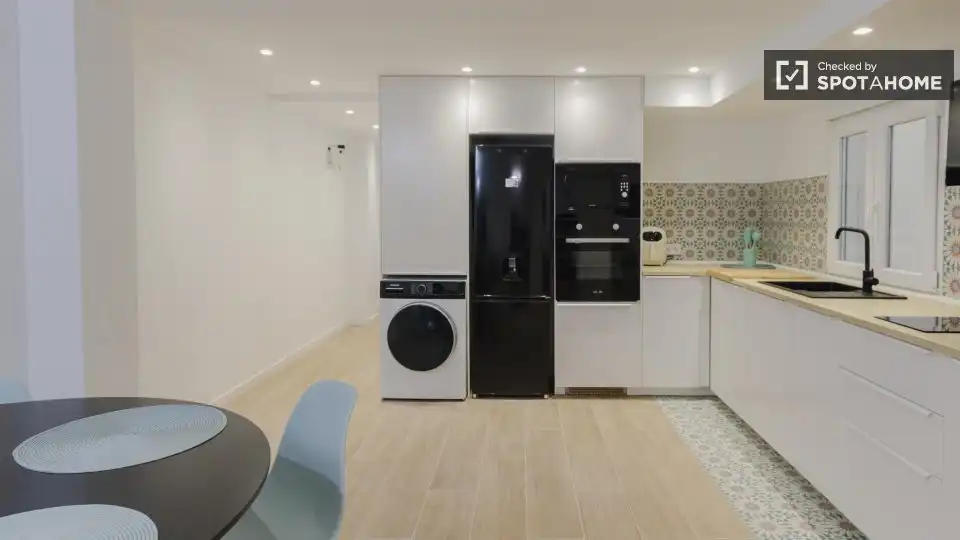 Kitchen of Flat for rent in Valencia  with Air Conditioner, Heating and Furnished