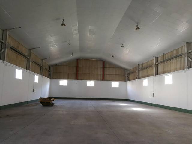 Nave industrial en Venta en Alcolea