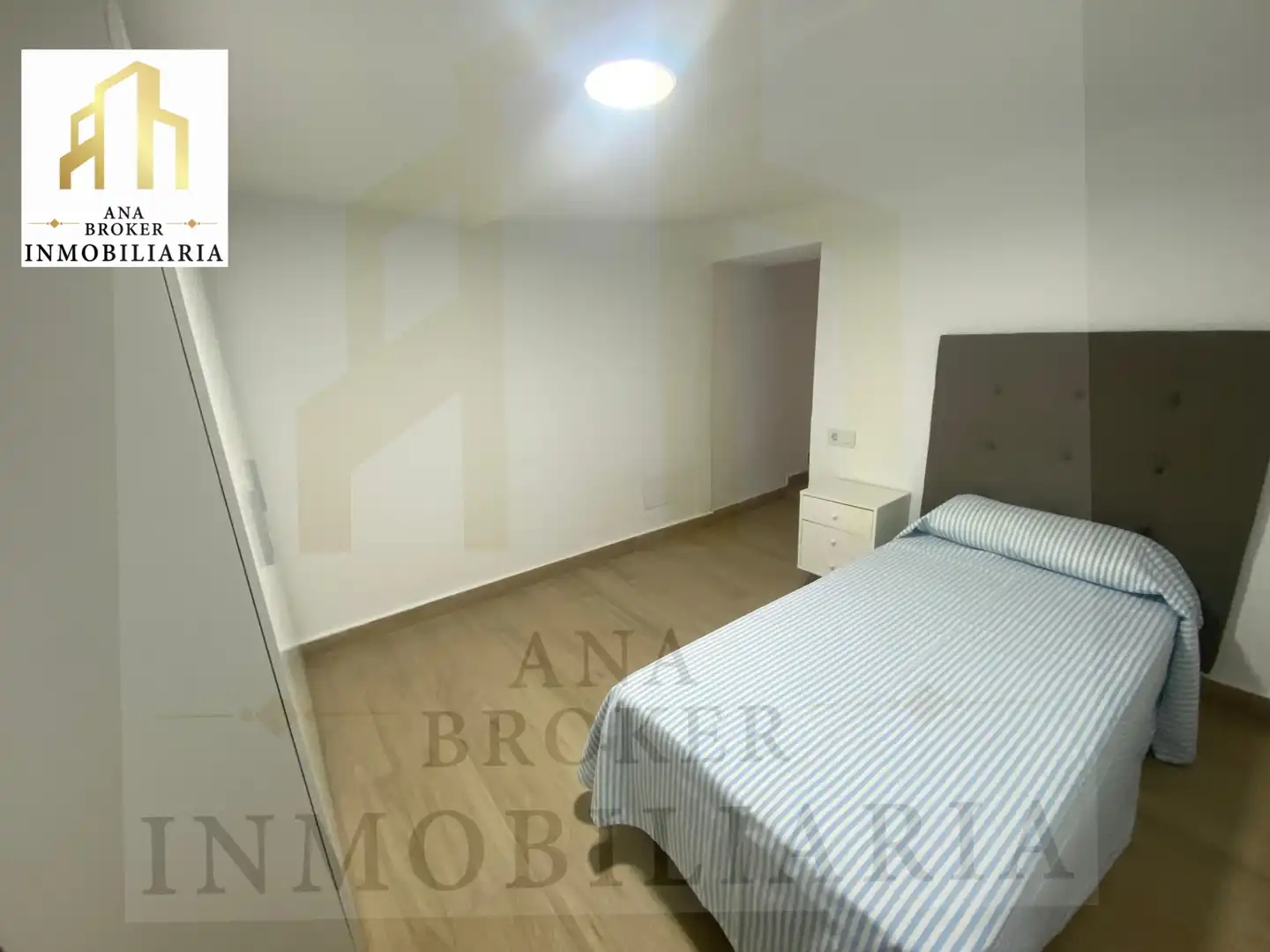 Bedroom of Flat for sale in Ronda  with Furnished