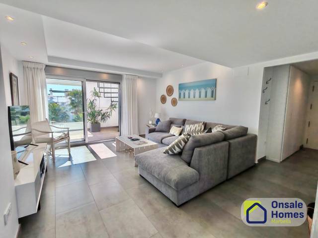 Ático en Venta en Calle Pico Alcazaba en Benatalaya