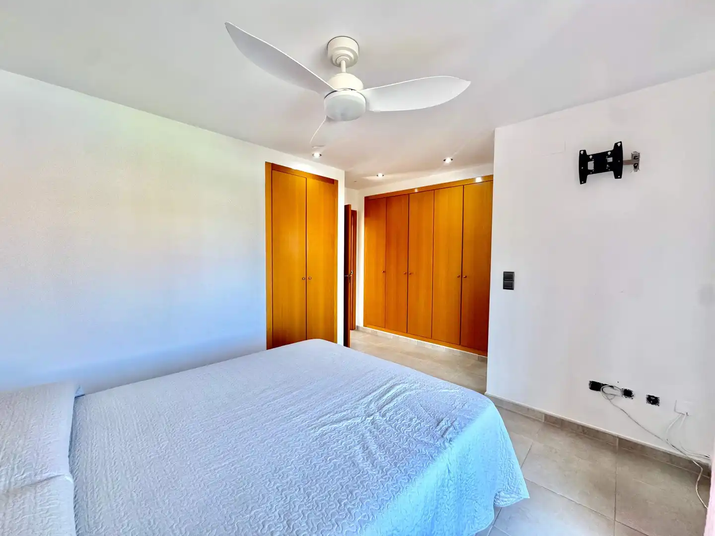 Habitación de Casa adosada en venta en Almoines con Aire acondicionado, Terraza y Balcón