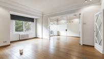 Living room of Flat for sale in  Barcelona Capital  with Air Conditioner, Heating and Parquet flooring