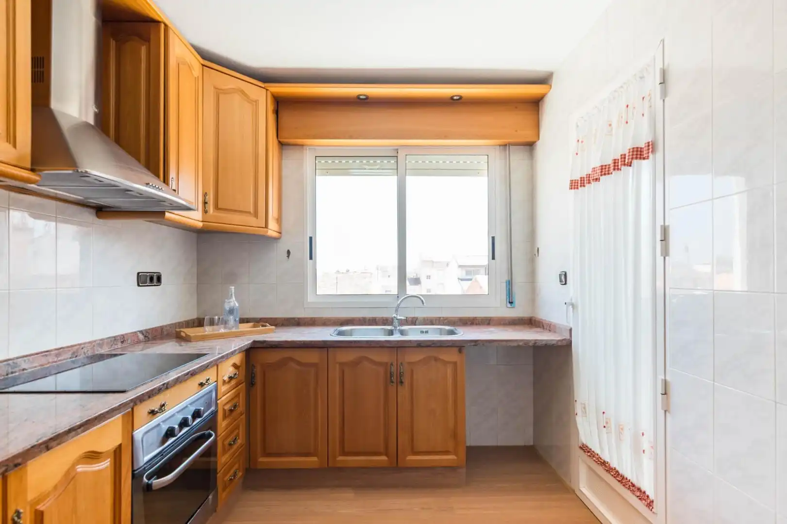 Küche von Wohnung zum Verkauf in Santomera mit Klimaanlage, Heizung und Terrasse