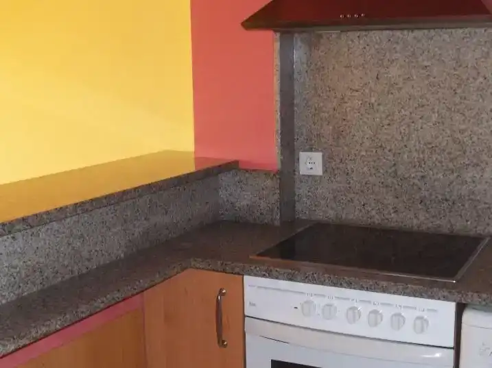 Cuina de Pis en venda en Flaçà amb Traster i Balcó