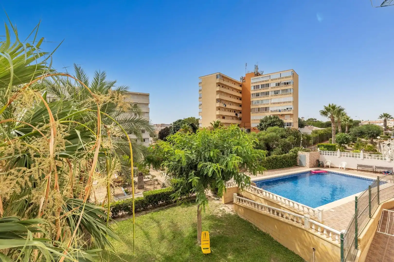 Schwimmbecken von Wohnung zum Verkauf in Torrevieja mit Möbliert und Gemeinschaftspool