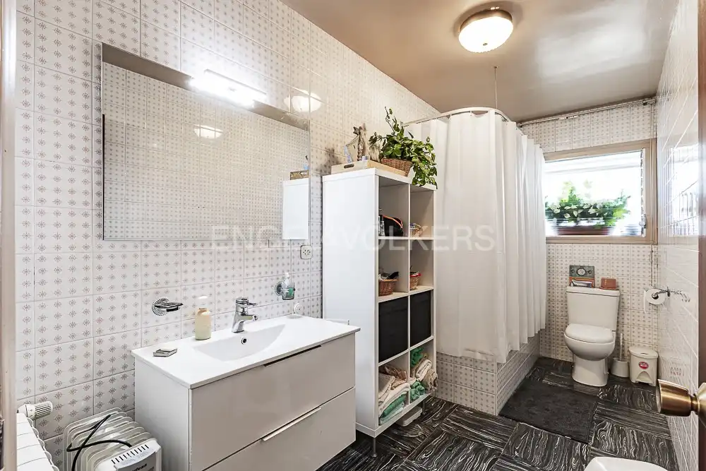 Bathroom of Houses for sale in Argençola  with Heating and Balcony