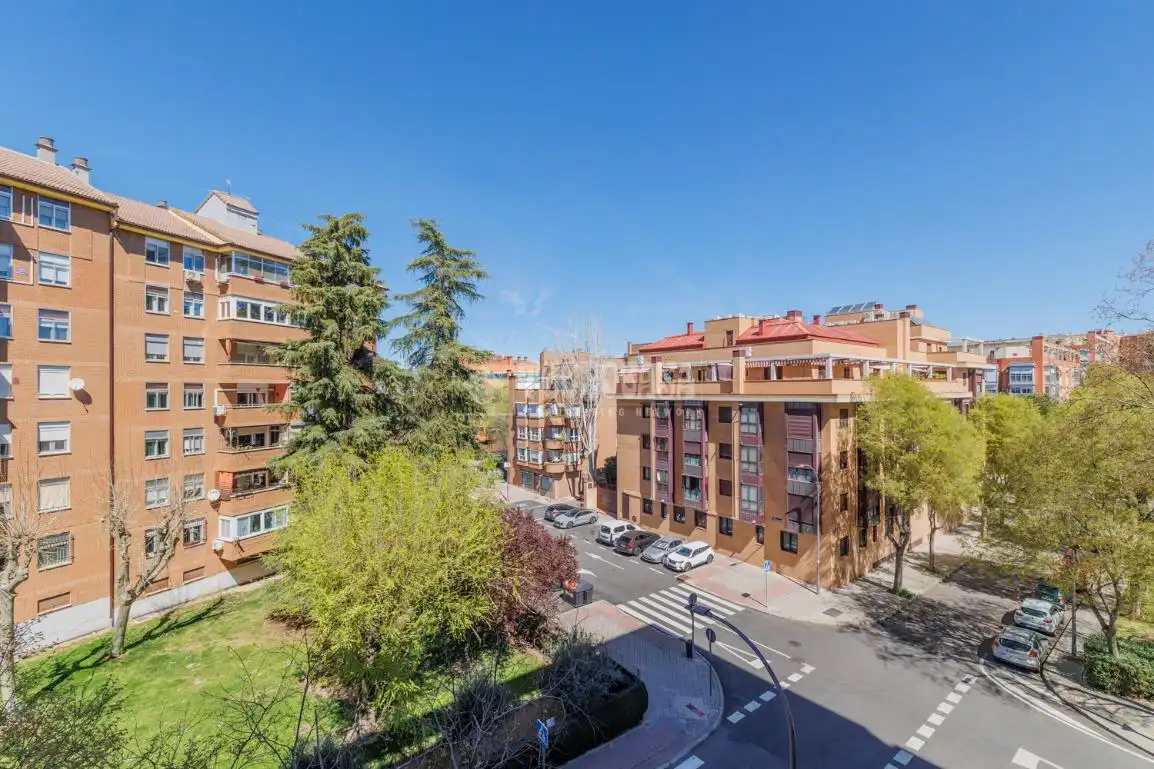 Vista exterior de Piso en venta en Madrid con Aire acondicionado, Calefacción y Parquet