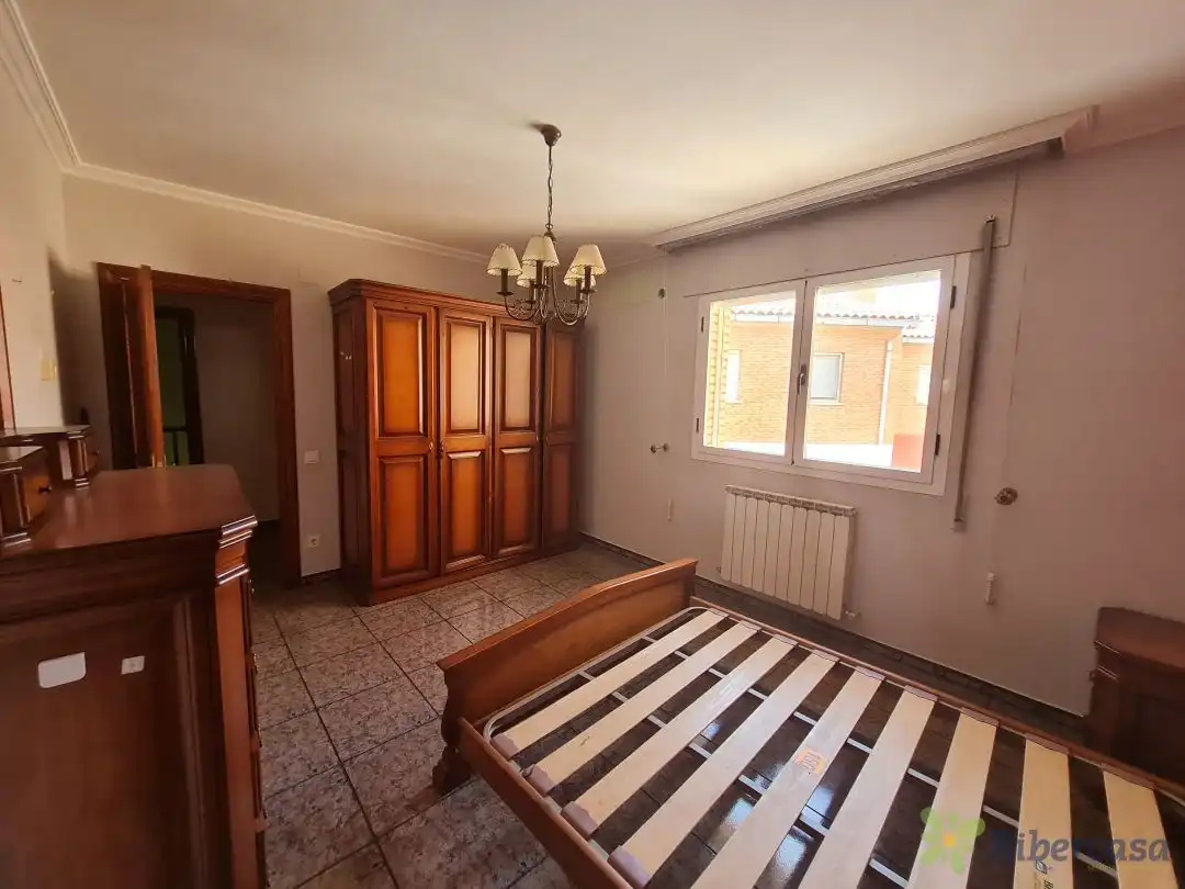 Dormitori de Casa adosada en venda en Ribaforada amb Aire condicionat, Calefacció i Terrassa