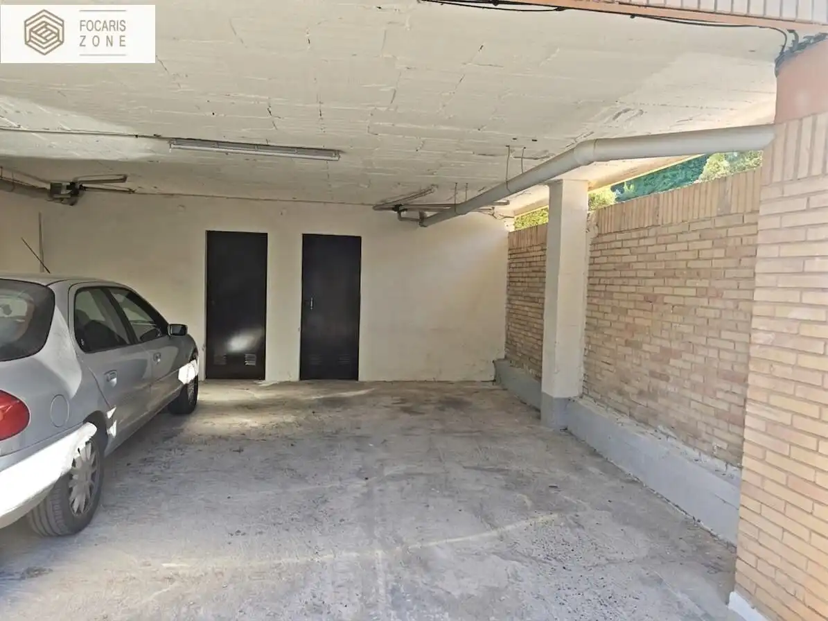 Parking de Piso en venta en Málaga con Aire acondicionado, Calefacción y Jardín privado