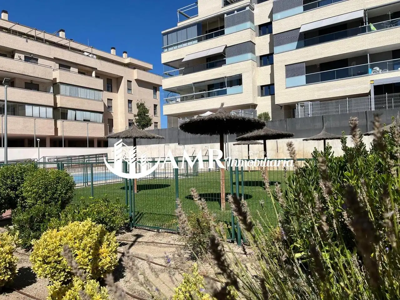 Planta baja en venta en Hospital