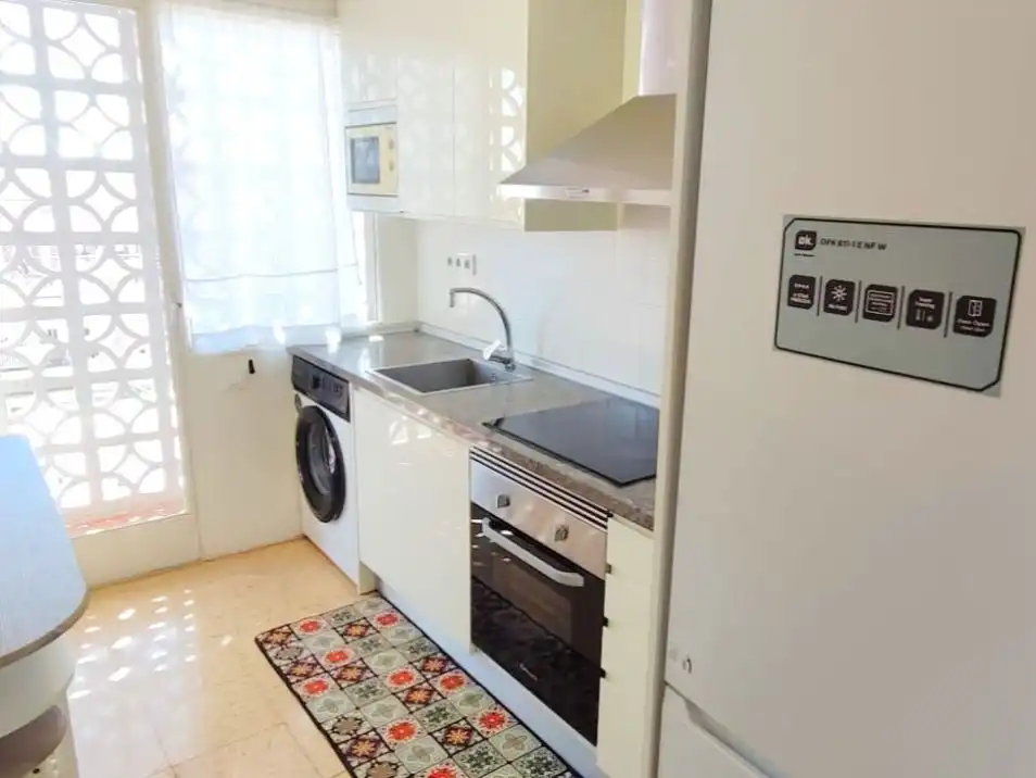 Flat for rent in Avenida Hermanos Machado, 87, Torrefiel
