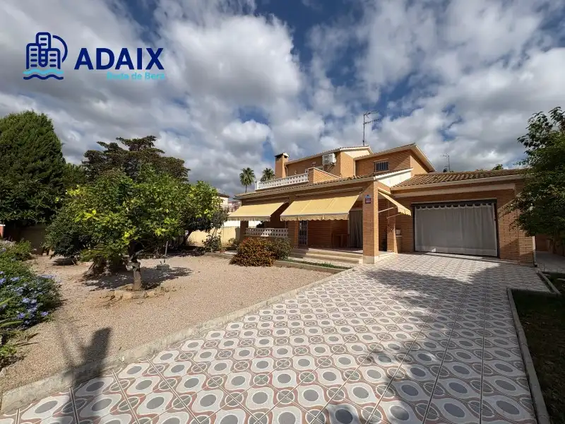 Exterior view of Houses for sale in Roda de Berà  with Air Conditioner, Heating and Terrace