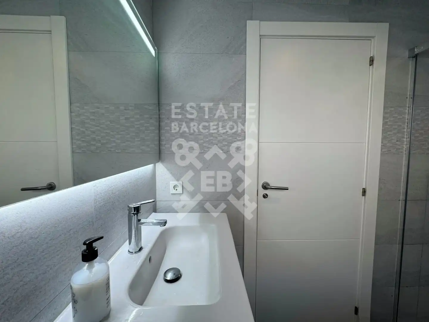 Baño de Piso en venta en Blanes con Calefacción y Amueblado