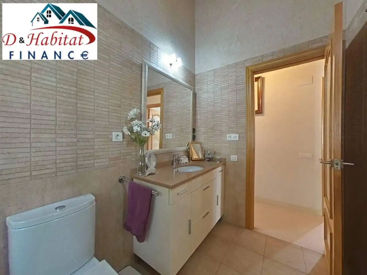 Bathroom of Houses for sale in Rubí  with Air Conditioner, Heating and Parquet flooring