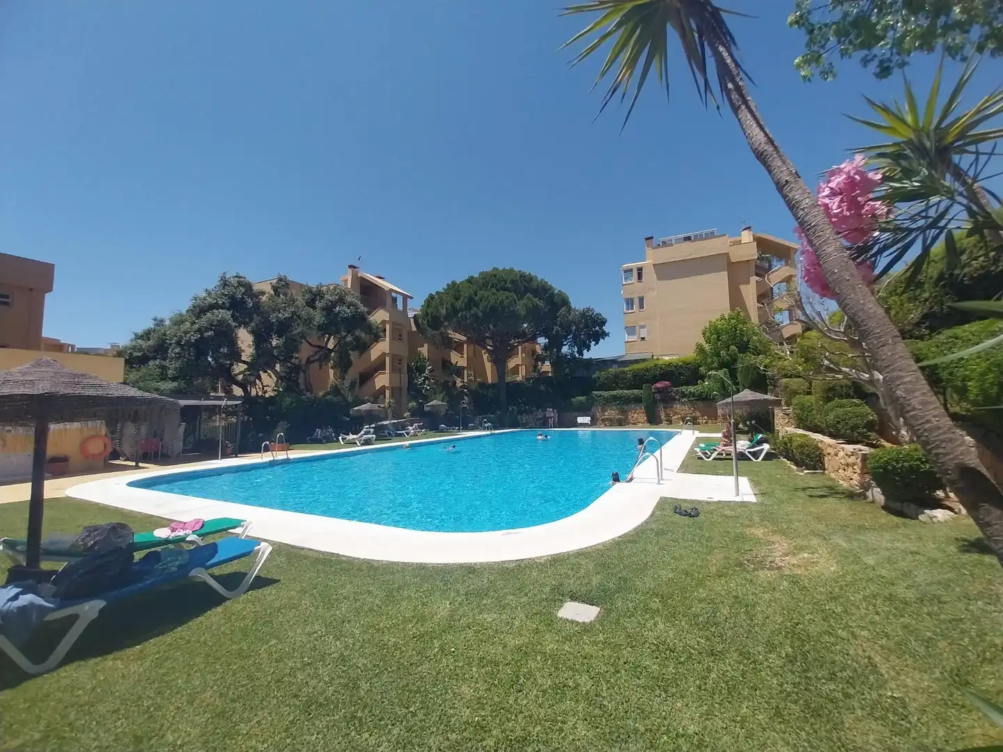 Piscina de Àtic en venda en Mijas amb Aire condicionat, Calefacció i Jardí privat