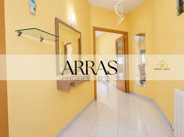 Baixos amb ascensor en venda a Tona