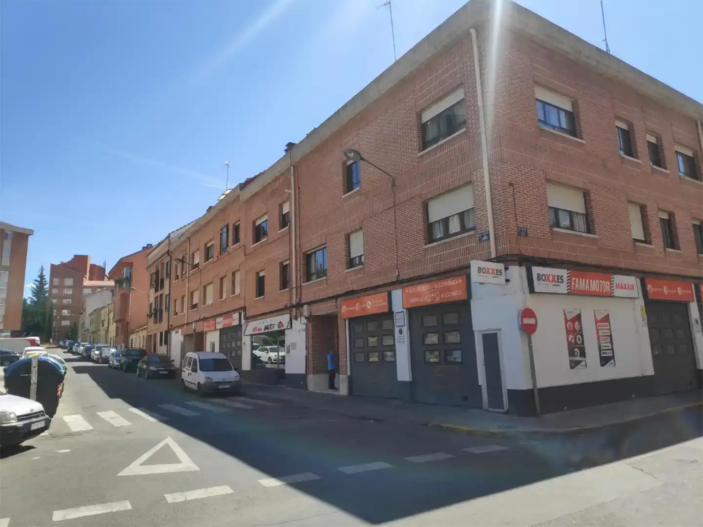 Außenansicht von Garage zum Verkauf in Segovia